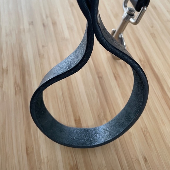 Black Leather Short Dog Leash ⭐️Made in USA ⭐️DogLa - Picture 8 of 9